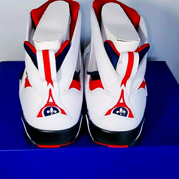 Athletic_Shoes